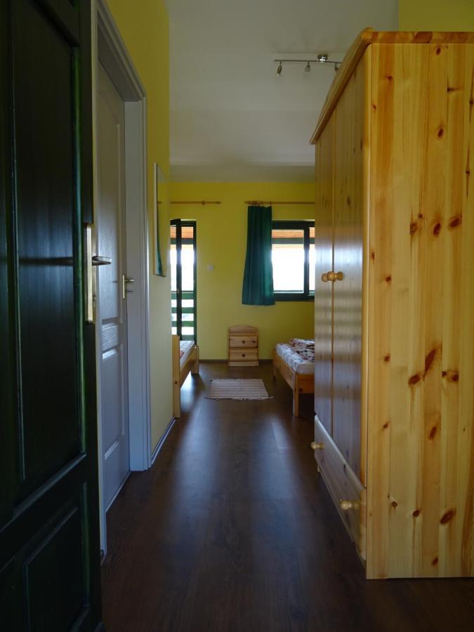 Kisrejtek Apartmanhaz Lispeszentadorjan Bagian luar foto