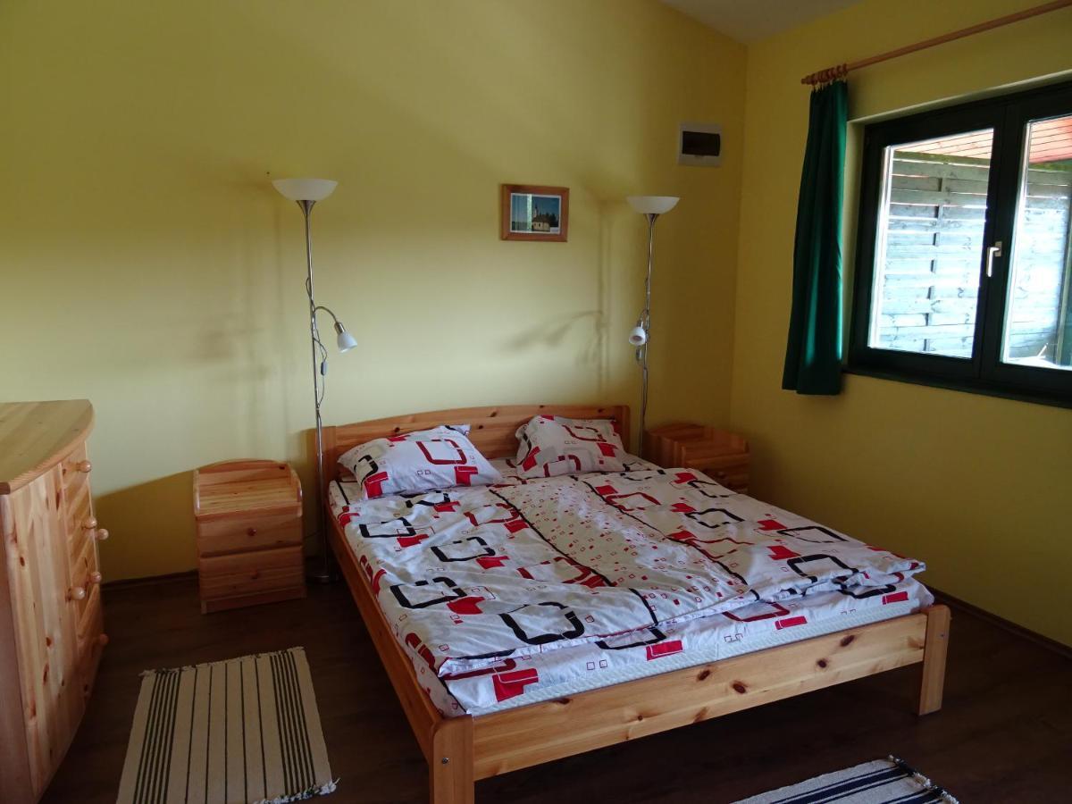 Kisrejtek Apartmanhaz Lispeszentadorjan Bagian luar foto