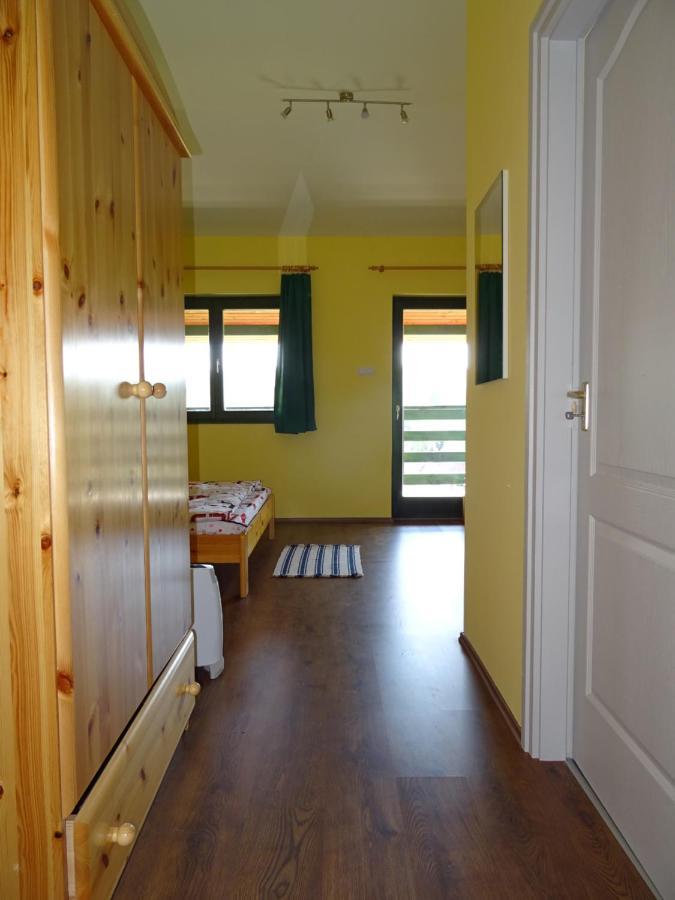 Kisrejtek Apartmanhaz Lispeszentadorjan Bagian luar foto