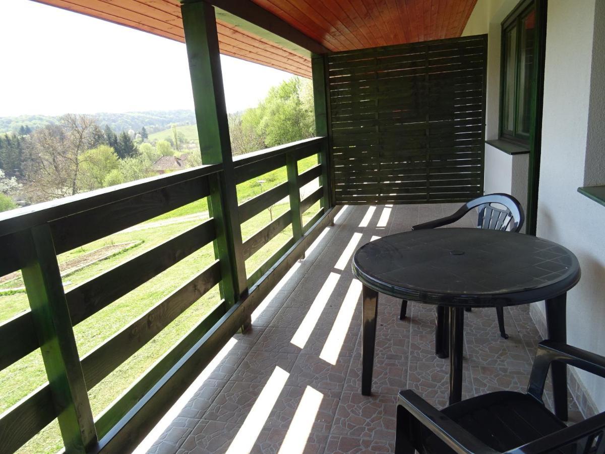 Kisrejtek Apartmanhaz Lispeszentadorjan Bagian luar foto