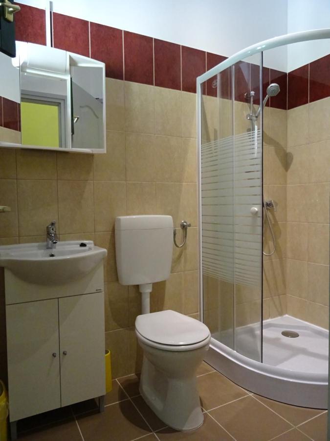 Kisrejtek Apartmanhaz Lispeszentadorjan Bagian luar foto