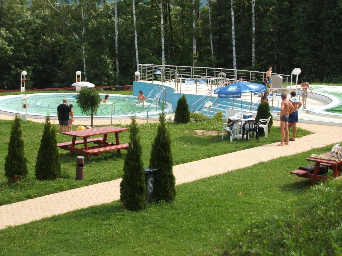 Kisrejtek Apartmanhaz Lispeszentadorjan Bagian luar foto